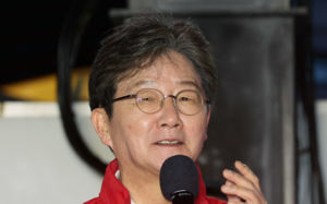 딸 교수 채용 특혜 논란 유승민, 피의자 전환