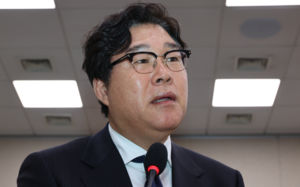 김성태 '제3자뇌물' 2심서 공소기각 파기