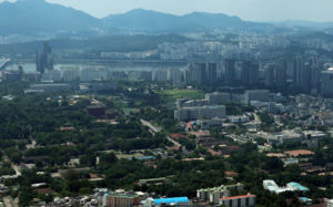 서울시민 3명 중 2명 "용산공원 내 공공주택 반대"