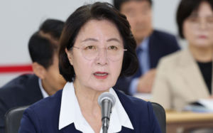 추미애 "재정위기 심각"…여야 의원들과 공방