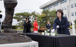 추미애 "소방관이 지킬 생명에 자신도 포함돼야"