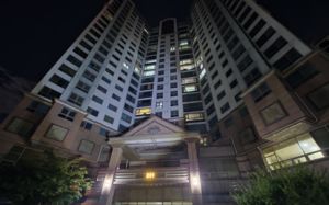 인천 오피스텔 11층 불, 2명 화상…"부부싸움 중 방화 추정"