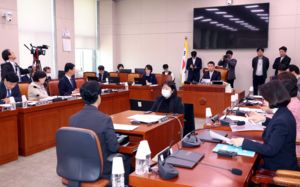 與, 검찰개혁법안 오늘 소위 처리…19일 본회의