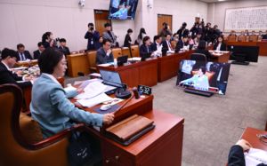 중수청법, 與주도로 법사위 통과…국힘 반발