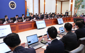 李 "경제 전시상황…'전쟁 추경' 서둘러야"