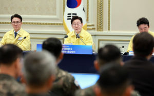 李 "국제정세 매우 복잡…자주국방이 핵심"