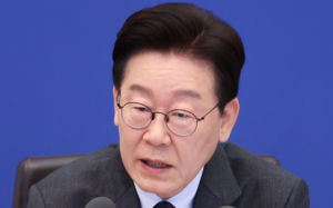 李, 비상경제점검회의 주재…유가 중점 점검