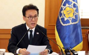 김총리 "생필품 수급 차질 우려 선제 대처"