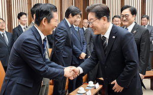 李, 국회 입장…'26조' 전쟁추경 시정연설