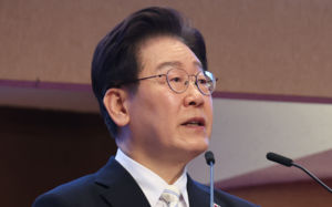 李 "더 큰 위기 번지지 않게 모든 수단 대응"