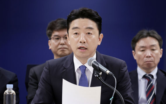 강훈식 "석유·나프타 확보 위해 오늘 출국"