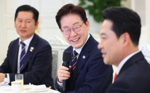 7개월만에 여야정 한자리에…李, 협치 물꼬