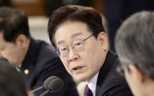 李 "非업무용 부동산, 대대적 보유 부담 검토"