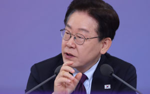 李 "같은 조건일 때 비정규직 더 보상 받아야"