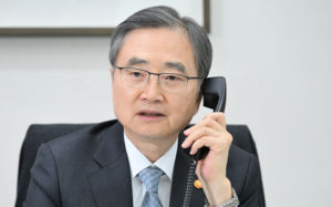 이란특사 보낸다…"호르무즈 통행 재개 당부"