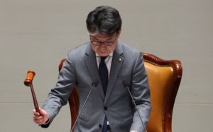 '여야 합의' 26조 추경안, 국회 예결위 통과