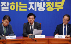 與 "정청래, 이번주 하정우 만나 출마 요청"