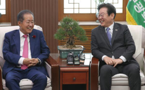 李-홍준표 비공개 회동…靑 "통합행보 일환"