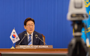 李 "한국, 호르무즈 항행 자유 실질 기여할 것"