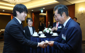 하정우, 부산 북갑 출마 가닥…정청래와 회동