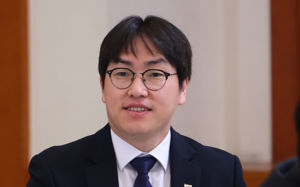 '부산북갑 출마설' 하정우, 이르면 오늘 사퇴