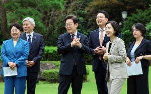 李, 오늘 비교섭단체·무소속 의원 초청 오찬