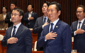 서울·부산 접전 양상…與 선대위 체제로 전환