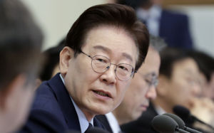 李 "3대 살해 위협서 살려준 국민 위해 전력"