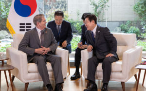 李, 내일 美 재무장관·中 부총리 만난다