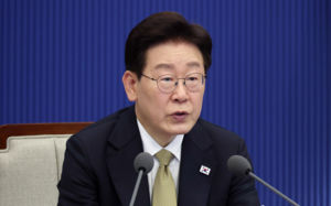 TK신공항 부지 찾은 李 "사업지연 안타까워"