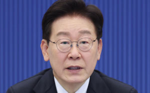 李대통령 "노동권만큼 기업경영권도 존중돼야"