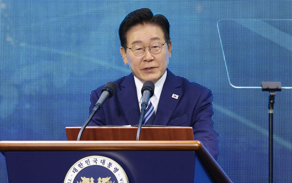 이 대통령, 내달 8일 취임 1주년 기자회견