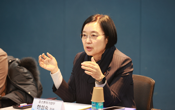 李, 한성숙 지명…2기 개각·靑참모인사 속도