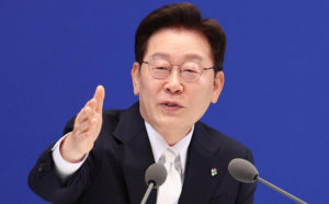 李 "비정상의 정상화"…투기 때리고 투자 띄웠다