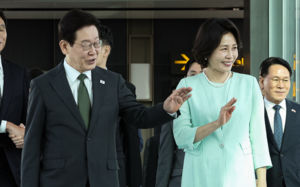 李, 취임 후 첫 유럽 순방길…벨기에로 출국