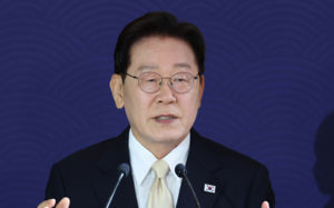 李, 한-EU회담 앞 "포지션 다르나 팀워크 중요"