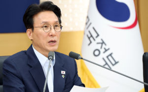 김 총리 "참정권 빌미로 질서파괴 용납 안돼"