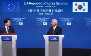 북, 韓·EU성명에 "집권자 평화가면 벗어던져"