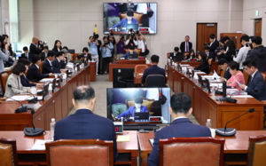 국힘 "野 법사위원장이 민심"…원 구성 평행선