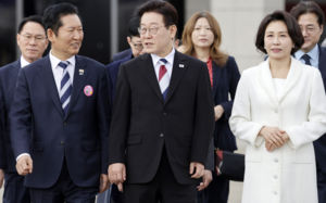 李 출국 때 없던 정청래, 귀국행사 참석할 듯