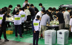 투표용지 부족 사태로 최소 39명 투표 못해