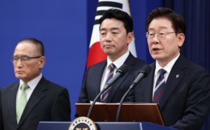 李 "교황에 내년 서울 방한·DMZ 방문 요청"