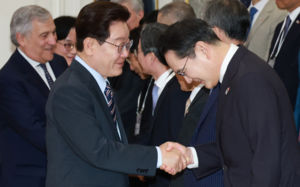 李, 최태원 이어 이재용과 회동…반도체 투자 조율