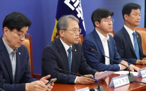 민주 "헌법 개정 통해 선관위 해체…감사 추진"