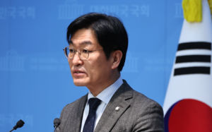 與 "선관위 특검 가능…국힘, 이분법 버려야"