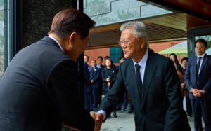 李, 文과 오찬…저녁엔 與 원내대표단 만찬