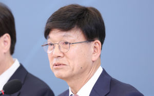 靑, '5·18 성역' 발언 이병태에 사퇴 권고