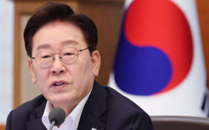 李 "성장률 3% 도약 원년"…吳엔 "보고서 내달라"