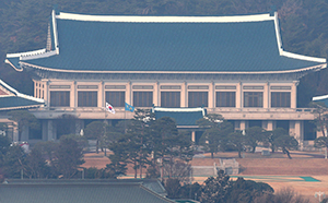 靑 "李, '수사·기소 분리' 흔들린 적 없어"
