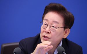 靑 "李, 17억 근저당 이자 받지 않기로 해"